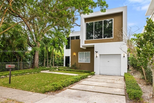 property at 1816 SW 23rd St