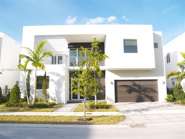 10053 NW 76th Ter in Doral, FL - Building Photo