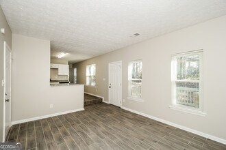 1358 Ling Dr in Austell, GA - Building Photo - Building Photo