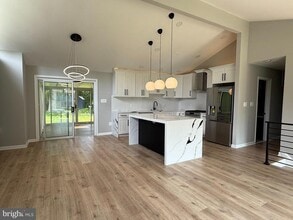 5507 Kings Park Dr in Springfield, VA - Building Photo - Building Photo