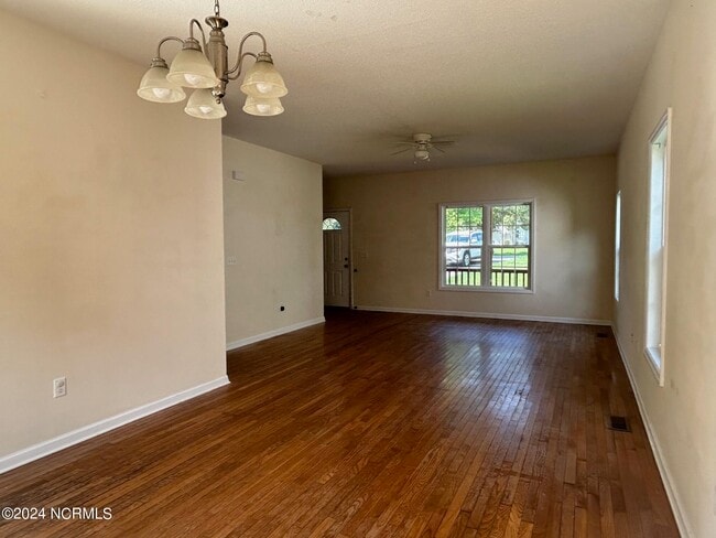 607 Riva Ridge Rd in Sneads Ferry, NC - Building Photo - Building Photo