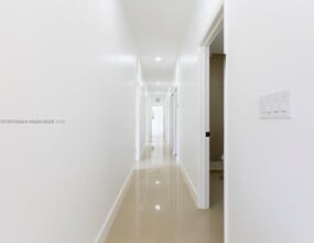 817 NW 7th Ave in Hallandale Beach, FL - Building Photo - Building Photo