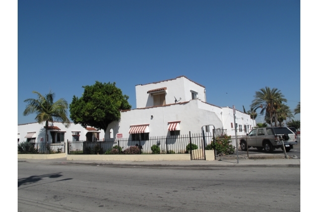 732 S Fetterly Ave in Los Angeles, CA - Foto de edificio