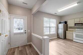 6929 Rothchild Dr in Charlotte, NC - Building Photo - Building Photo