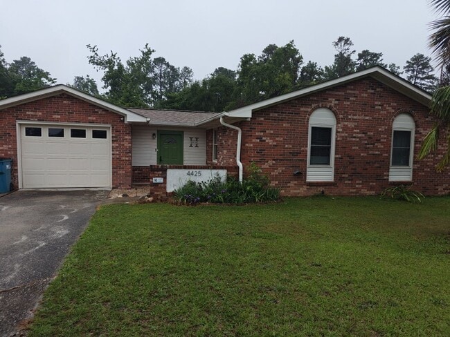 property at 4425 Roxbury Dr