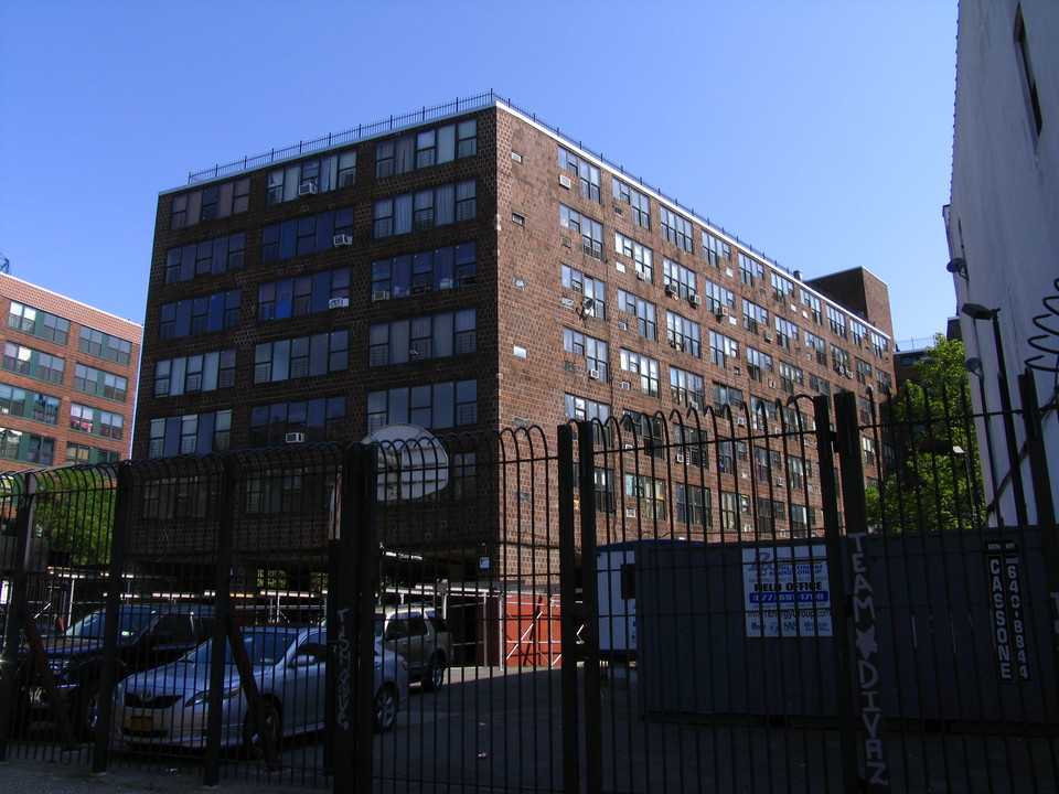 Grote Street Apartments in Bronx, NY - Foto de edificio