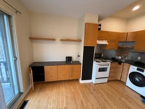 645 Prince-Arthur Rue O in Montréal, QC - Building Photo - Building Photo