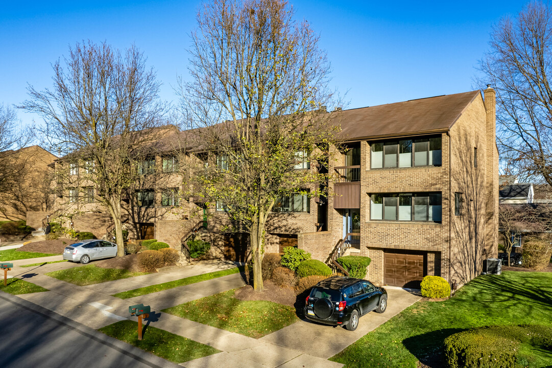 Fairways of Oakmont in Oakmont, PA - Building Photo