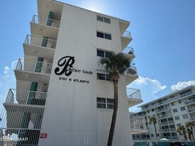 2727 N Atlantic Ave in Daytona Beach, FL - Building Photo