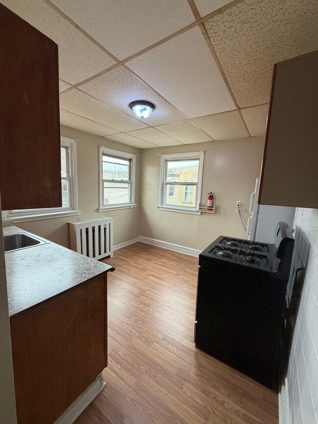 44 Webster St, Unit #2 Unit Webster in Newark, NJ - Foto de edificio - Building Photo