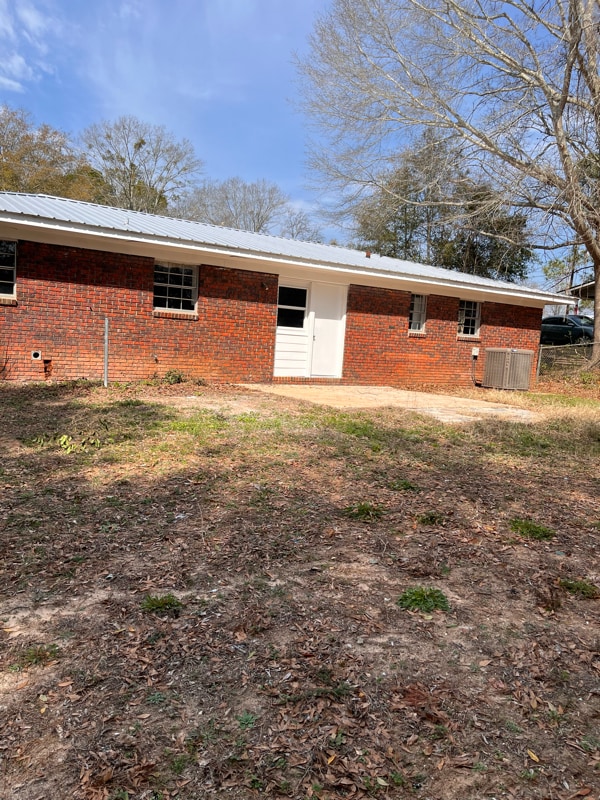 161 Wooded Ln in Ozark, AL - Building Photo - Building Photo