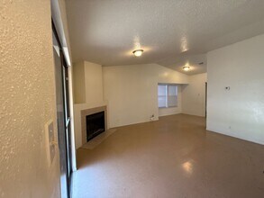 8427 Dixon Ridge Dr in San Antonio, TX - Building Photo - Building Photo