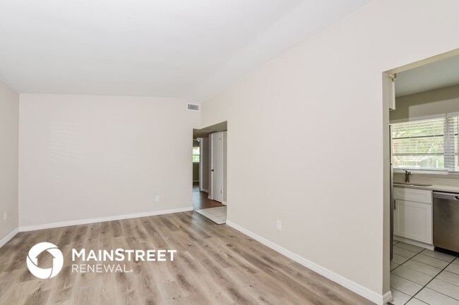 6114 Oakcrest Cir in Orlando, FL - Building Photo - Building Photo