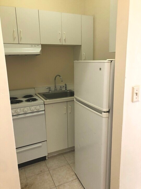 1373 Boylston St, Unit 7 in Boston, MA - Building Photo