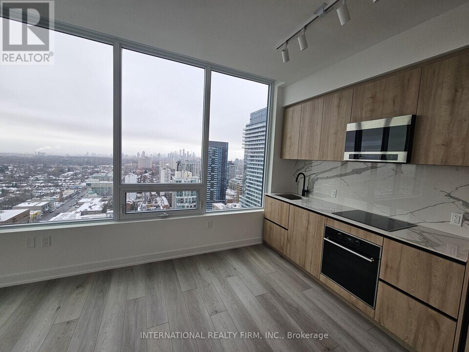 127-2127 Broadway Ave in Toronto, ON - Building Photo
