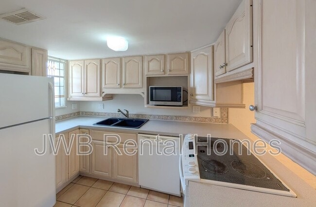 1000 3rd St in Neptune Beach, FL - Building Photo - Building Photo