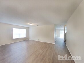 10102 Silverwagon San Antonio TX in San Antonio, TX - Foto de edificio - Building Photo