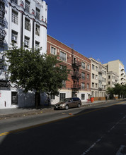 Los Gatos Apartments in Los Angeles, CA - Building Photo - Building Photo