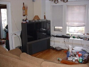 8 Hobson St, Unit 2A in Boston, MA - Foto de edificio - Building Photo