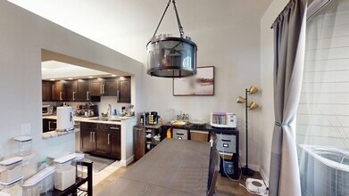 808 Wesleyan Bay in Costa Mesa, CA - Building Photo - Building Photo