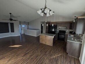 715 Cherrywood Cir in Andover, KS - Building Photo - Building Photo