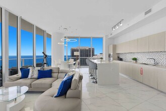4111 S Ocean Dr in Hollywood, FL - Foto de edificio - Building Photo