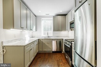 1331 S Dover St in Philadelphia, PA - Building Photo - Building Photo