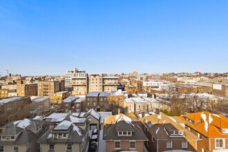 6025 JFK Blvd E in West New York, NJ - Foto de edificio - Building Photo
