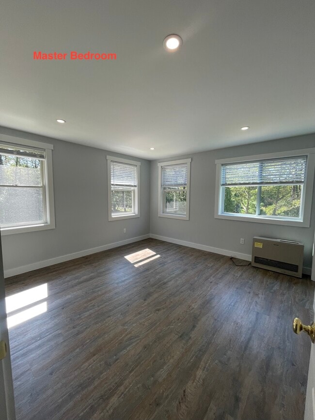 property at 90 Knickerbocker Rd