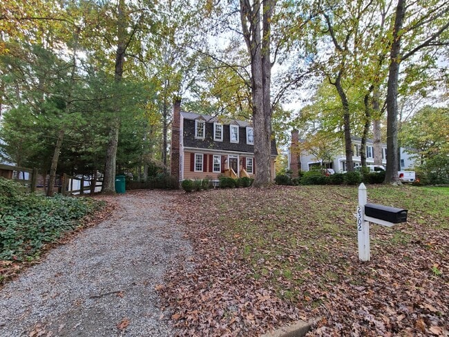 2302 Mountainbrook Dr in Richmond, VA - Building Photo - Building Photo