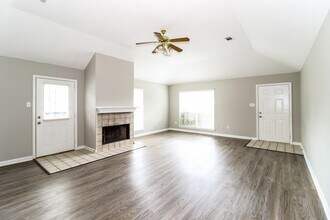 4550 Cedargreen Cove in Memphis, TN - Foto de edificio - Building Photo