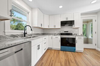 21 Crestwood Ave in Watertown, CT - Building Photo - Building Photo