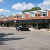 Colonial Court Apartments photo'