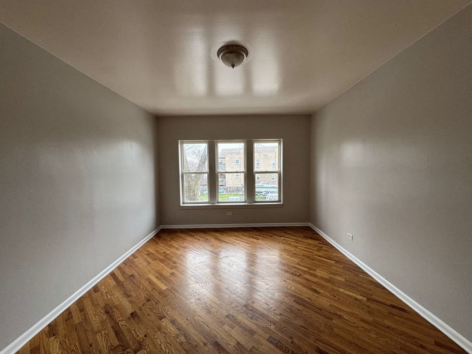 3803 W Thomas St, Unit 2 in Chicago, IL - Building Photo