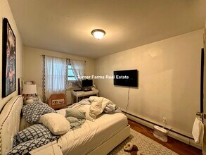 141A L St, Unit 1 in Boston, MA - Building Photo - Building Photo