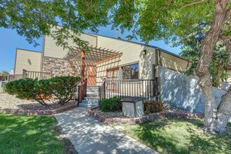 Riva Ridge Apartments in Lakewood, CO - Foto de edificio - Building Photo