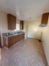 7130 Newell St, Unit B in Huntington Park, CA - Building Photo - Building Photo