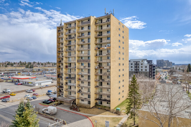 Coventry Place in Calgary, AB - Building Photo - Building Photo