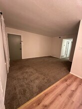 4214 Billtown Rd, Unit Billtown Apartment in Louisville, KY - Building Photo - Building Photo