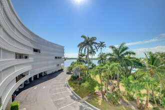 2505 S Ocean Blvd in Palm Beach, FL - Building Photo - Building Photo