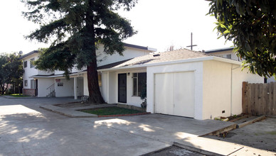 325 Smalley Ave in Hayward, CA - Building Photo - Building Photo