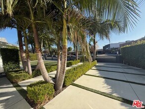 1411 N Avon St in Burbank, CA - Building Photo - Building Photo