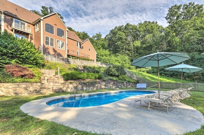 6 Irene Ln in Sherman, CT - Building Photo - Building Photo