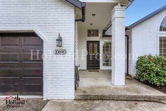 20690 NW Yoncalla Ct in Portland, OR - Building Photo - Building Photo