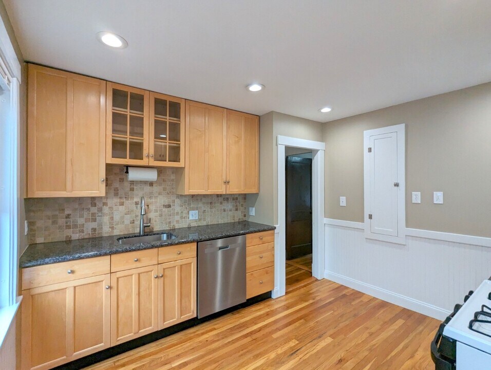 13 Kimball Rd, Unit 13 in Watertown, MA - Building Photo