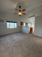 1327 E Oakland St in Rapid City, SD - Foto de edificio - Building Photo