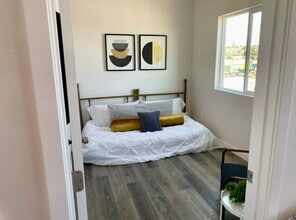 2187 Everett Ave in San Diego, CA - Building Photo - Building Photo