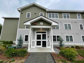 15 E Ridge Dr in Milford, NH - Building Photo - Building Photo