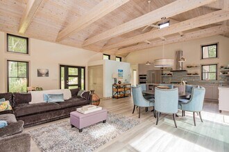 36 Chatfields Ridge Rd in East Hampton, NY - Building Photo - Building Photo