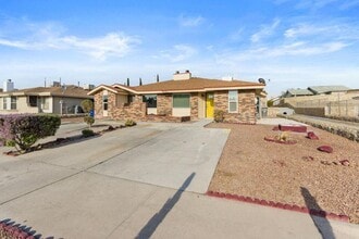 1516 Greg Powers Dr in El Paso, TX - Building Photo - Building Photo